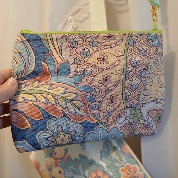 New Zippy Hanging Canvas Wristlet Clutch Pouch Make-up Bags Floral Grapes Pastel - Picture 4 of 16